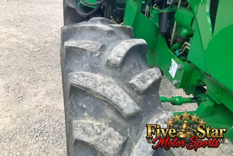 2013 John Deere 5100E MFWD photo 40