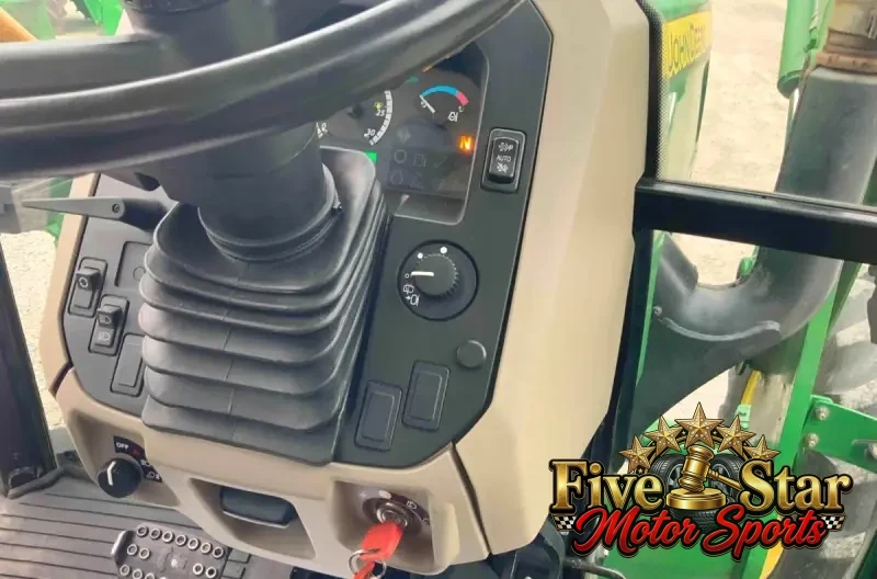2013 John Deere 5100E MFWD photo 2