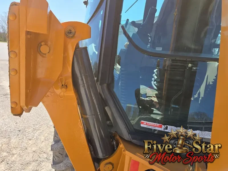 2016 Case 580 Super N photo 53