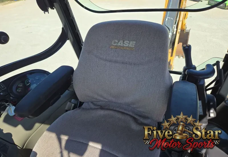 2016 Case 580 Super N photo 113