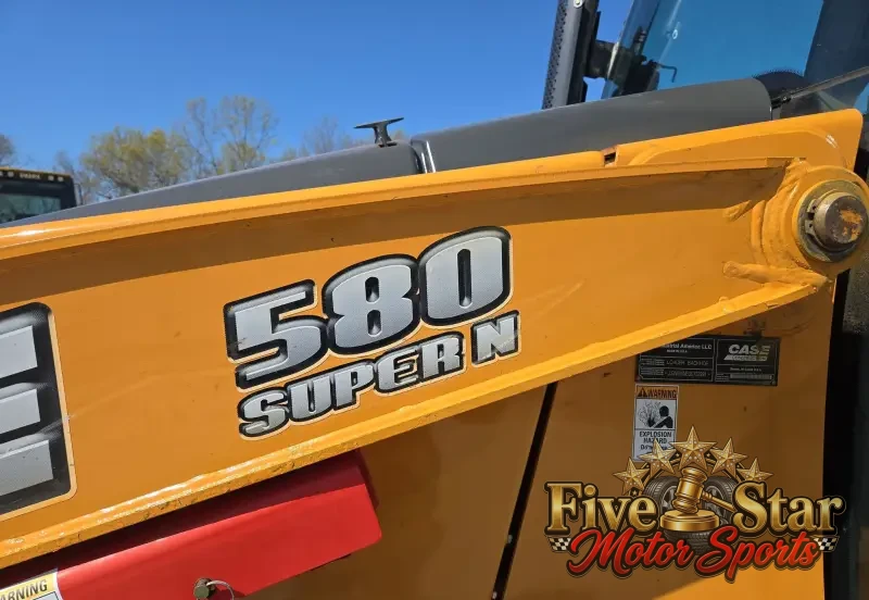 2016 Case 580 Super N photo 10