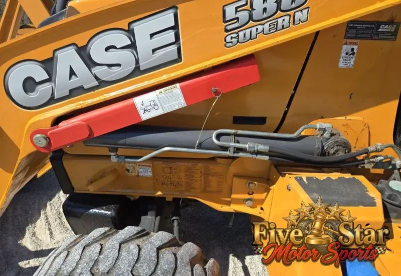 2016 Case 580 Super N photo 59