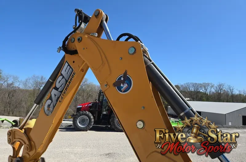 2016 Case 580 Super N photo 73