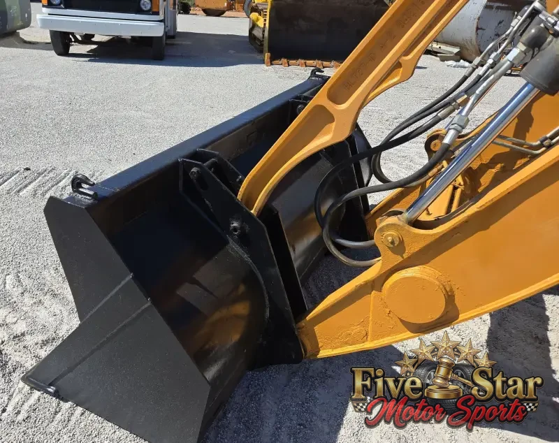 2016 Case 580 Super N photo 29