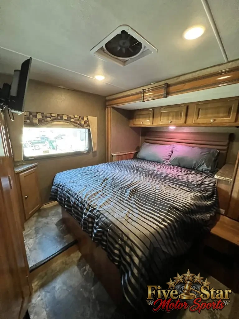 2019 Coachmen Leprechaun 260DS photo 10