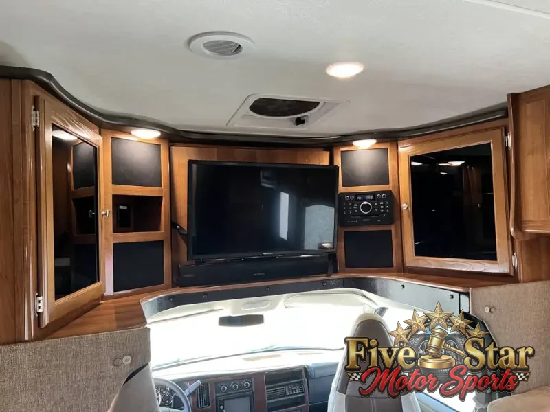 2019 Coachmen Leprechaun 260DS photo 17