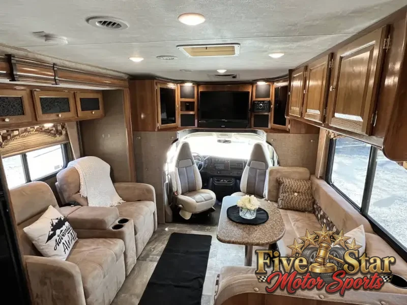 2019 Coachmen Leprechaun 260DS photo 19
