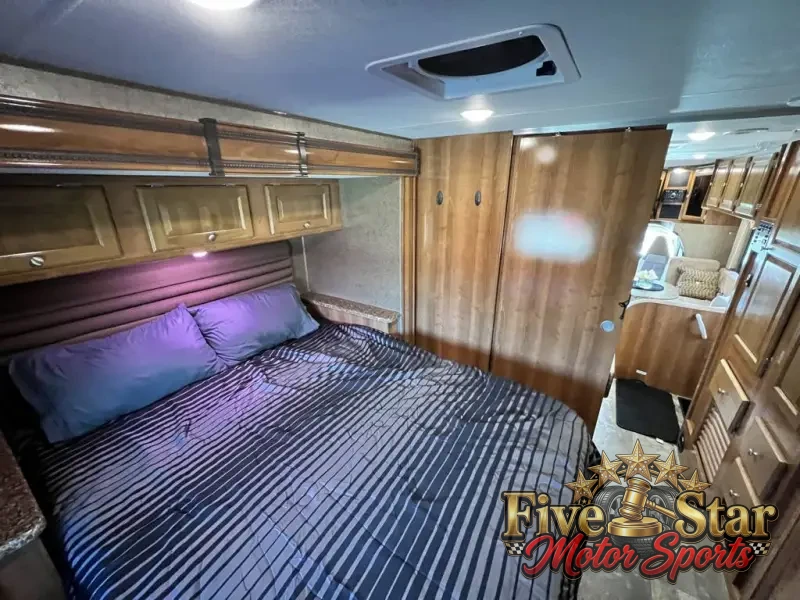 2019 Coachmen Leprechaun 260DS photo 8