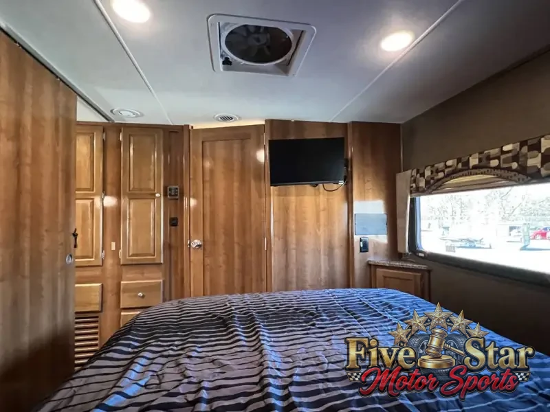 2019 Coachmen Leprechaun 260DS photo 7