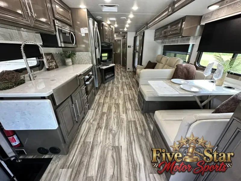 2021 Georgetown GT7 36k photo 47