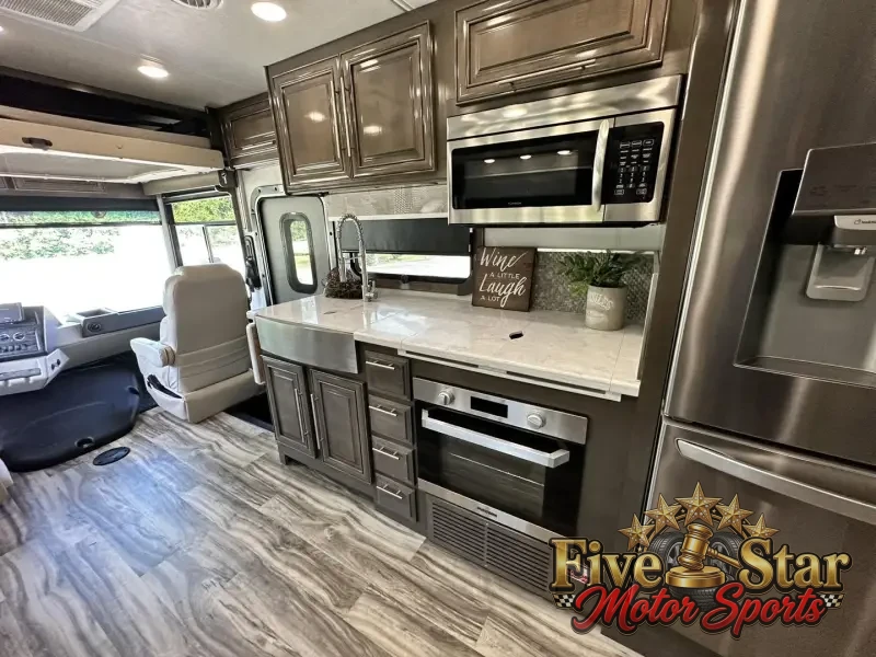 2021 Georgetown GT7 36k photo 22