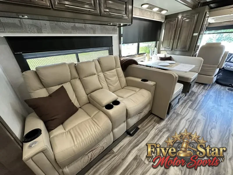 2021 Georgetown GT7 36k photo 24