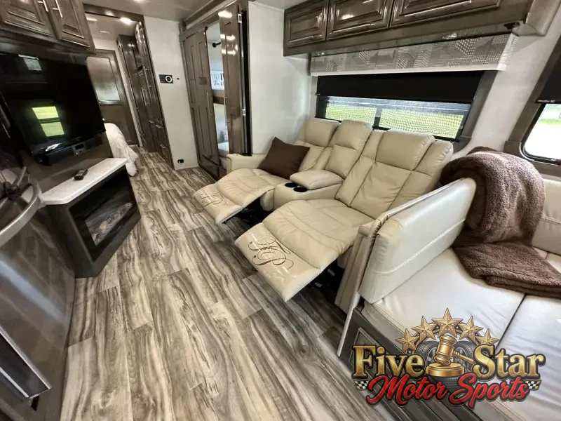 2021 Georgetown GT7 36k photo 7