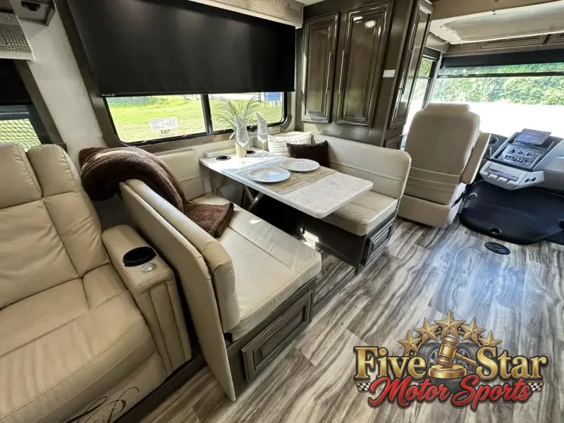 2021 Georgetown GT7 36k photo 23