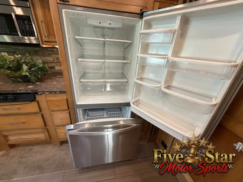 2018 Tiffin Allegro Red 33AA photo 17