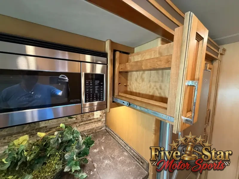 2018 Tiffin Allegro Red 33AA photo 16