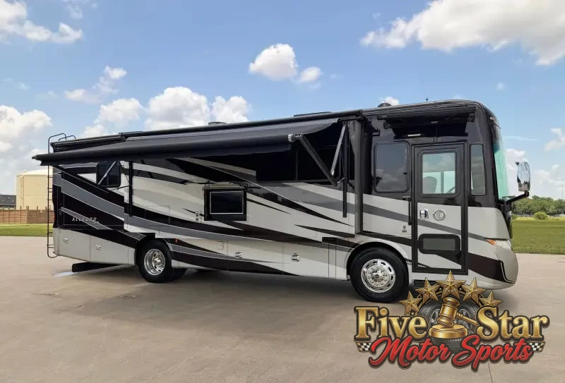 2018 Tiffin Allegro Red 33AA photo 37