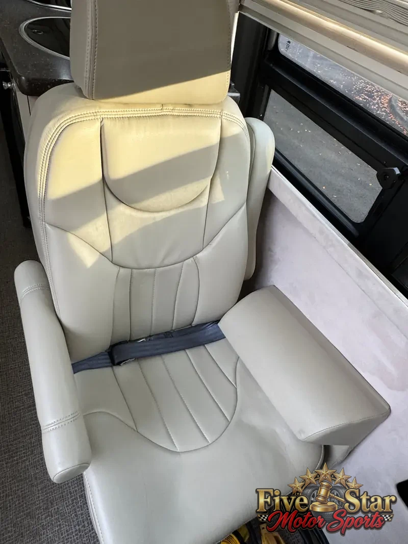 2011 Airstream Interstate 3500 Lounge photo 25