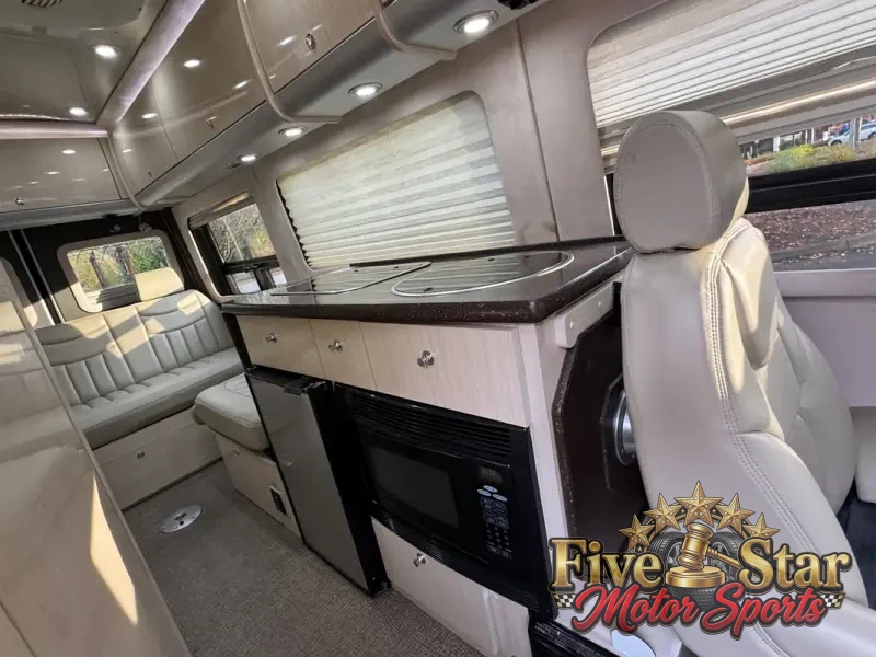 2011 Airstream Interstate 3500 Lounge photo 23