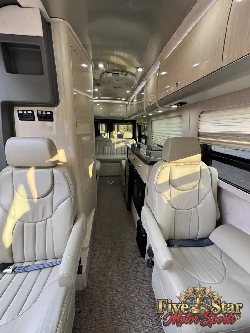 2011 Airstream Interstate 3500 Lounge photo 28
