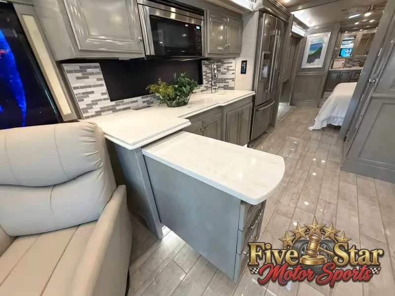 2020 Tiffin Phaeton 37BH photo 26