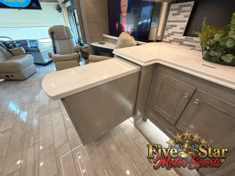 2020 Tiffin Phaeton 37BH photo 31