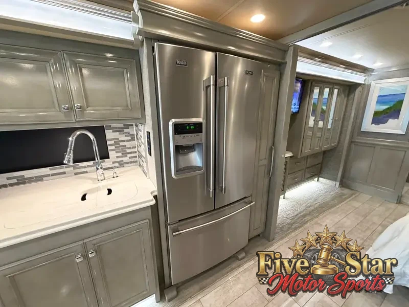2020 Tiffin Phaeton 37BH photo 18