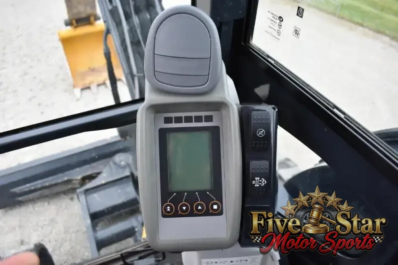 2013 John Deere 50G photo 28
