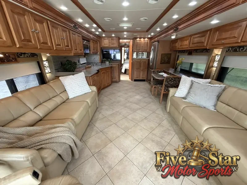 2011 Tiffin Phaeton 40QTH photo 19
