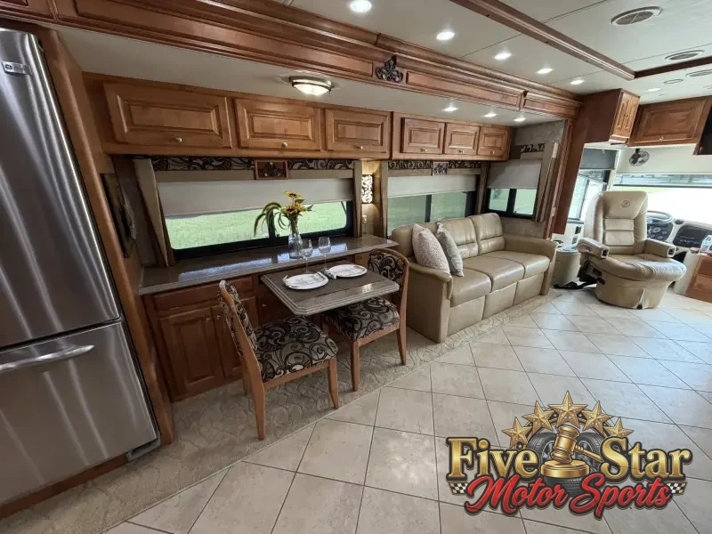 2011 Tiffin Phaeton 40QTH photo 2