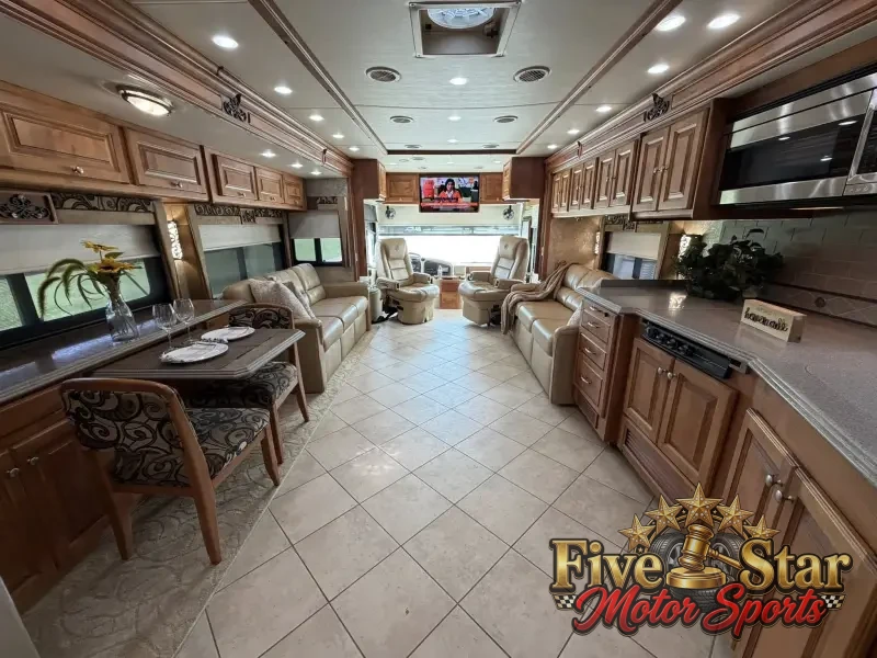 2011 Tiffin Phaeton 40QTH photo 10