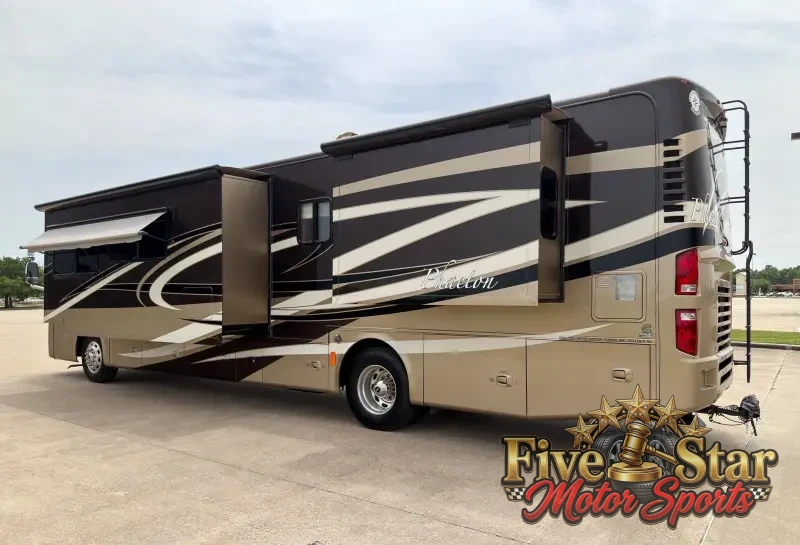 2011 Tiffin Phaeton 40QTH photo 21