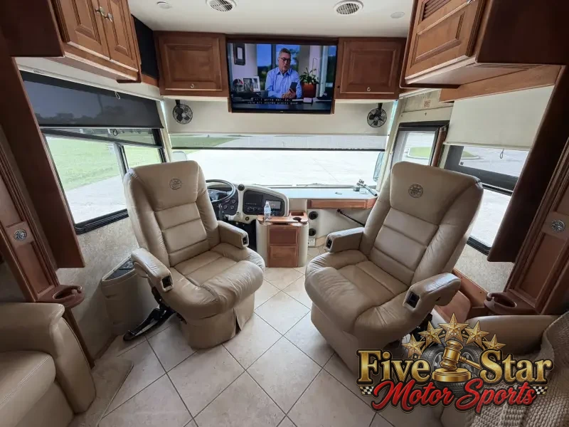 2011 Tiffin Phaeton 40QTH photo 23