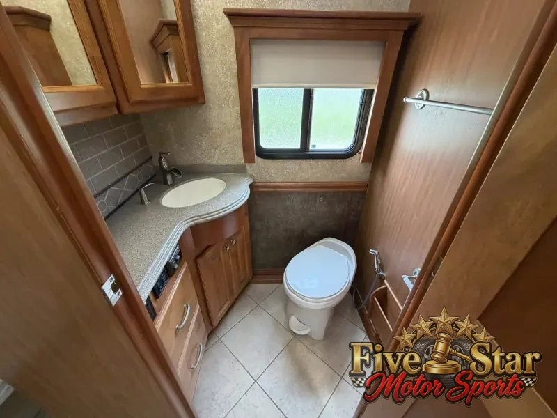 2011 Tiffin Phaeton 40QTH photo 14