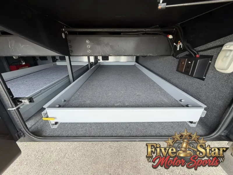 2011 Tiffin Phaeton 40QTH photo 30