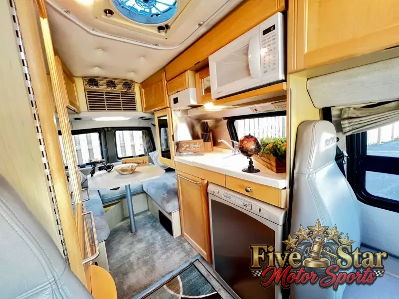 2011 Roadtrek Versatile 190 photo 3