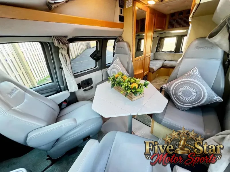 2011 Roadtrek Versatile 190 photo 10