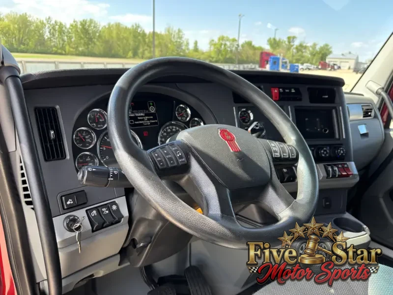 2021 Kenworth T680 photo 12