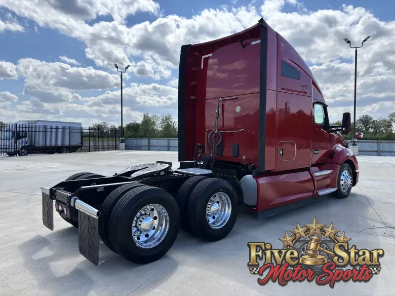 2021 Kenworth T680 photo 21