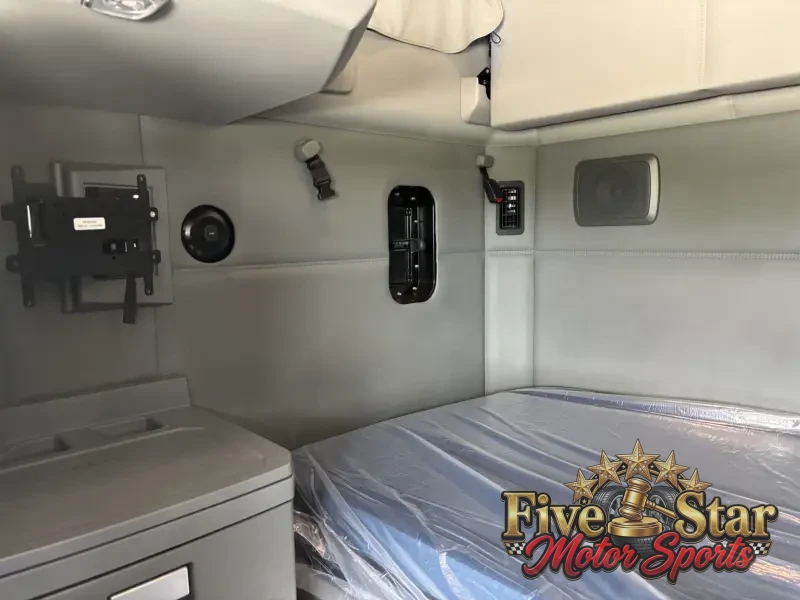 2021 Kenworth T680 photo 9