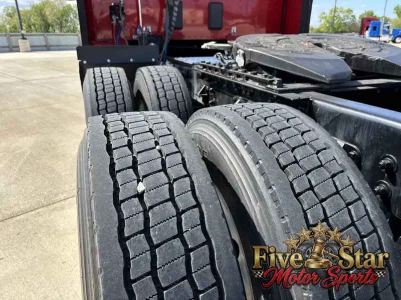 2021 Kenworth T680 photo 3