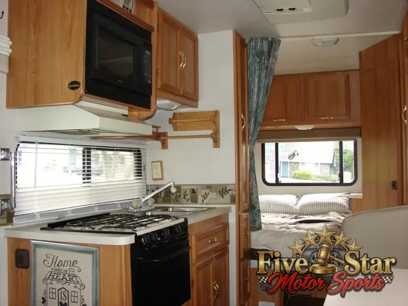 1999 Coachmen Catalina Sport photo 5