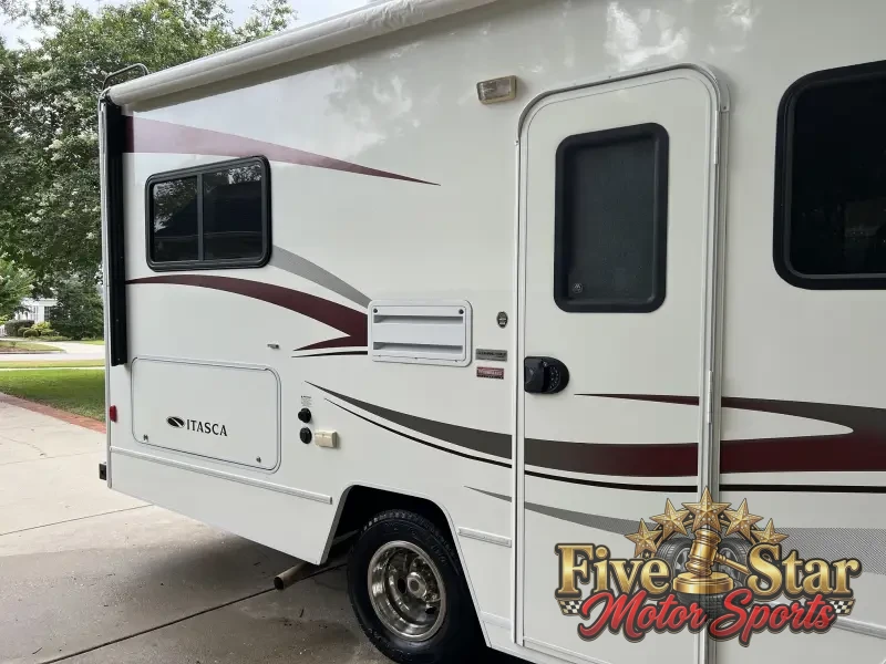 2014 Itasca Spirit 25B photo 32