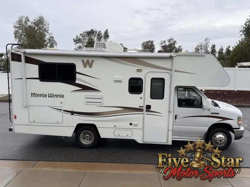 2015 Winnebago Minnie Winnie 22R photo 64