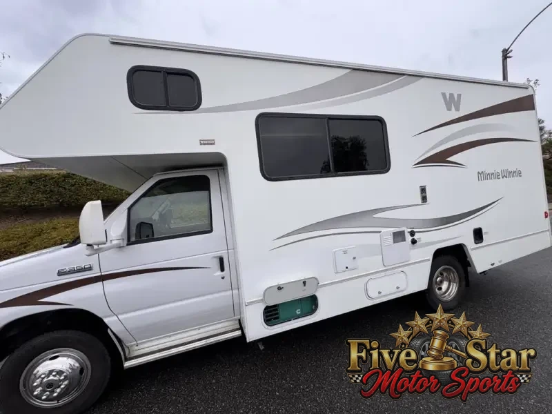 2015 Winnebago Minnie Winnie 22R photo 60