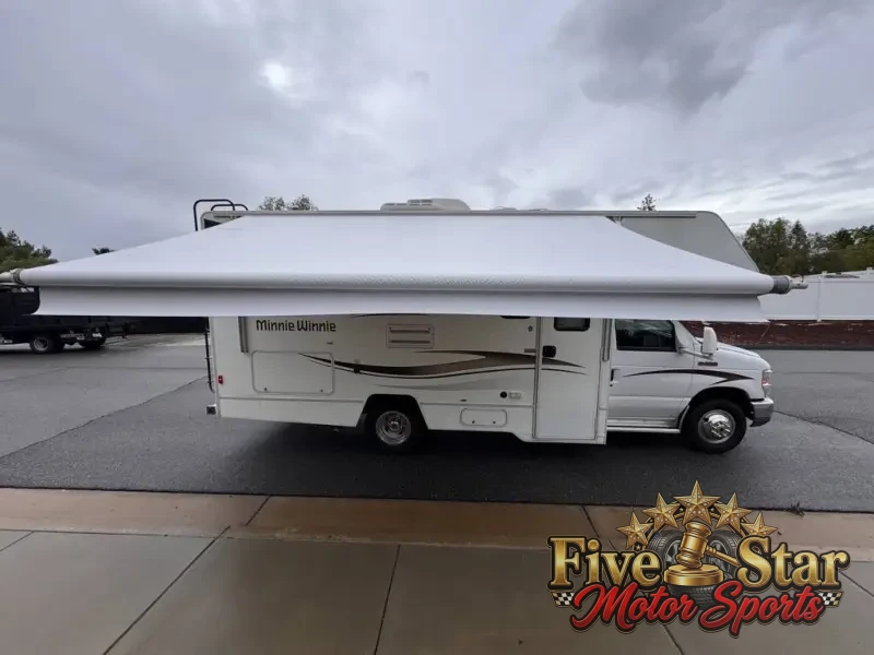 2015 Winnebago Minnie Winnie 22R photo 40