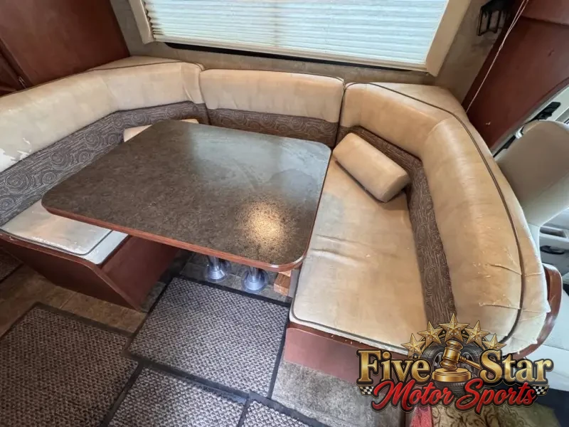 2015 Winnebago Minnie Winnie 22R photo 10