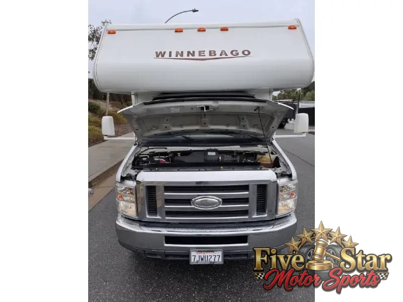 2015 Winnebago Minnie Winnie 22R photo 39
