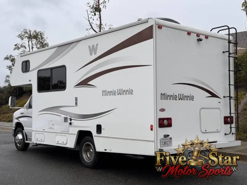 2015 Winnebago Minnie Winnie 22R photo 68
