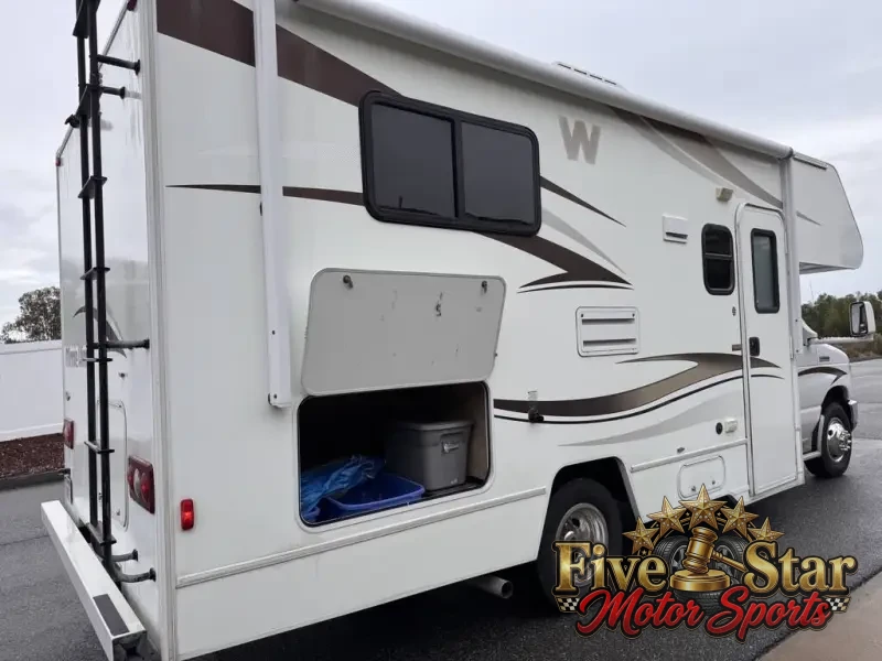 2015 Winnebago Minnie Winnie 22R photo 49